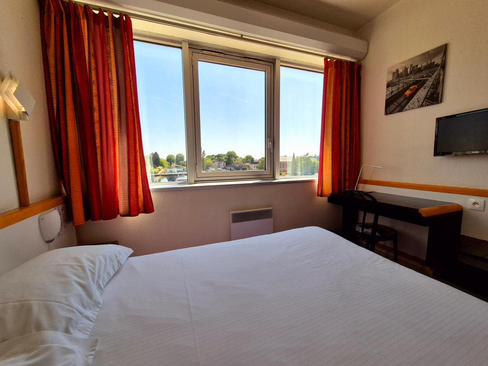 Arche Hotel Vierzon Esterno foto