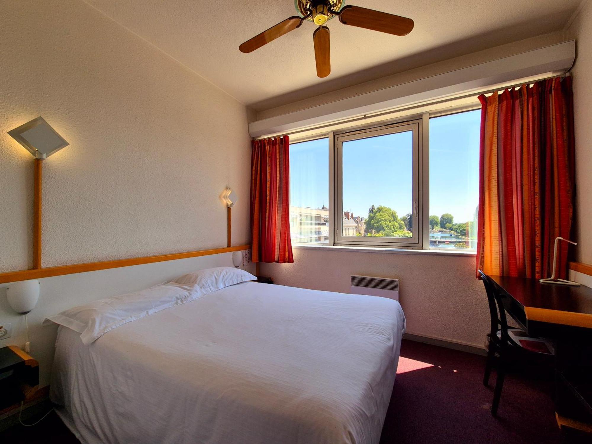 Arche Hotel Vierzon Esterno foto